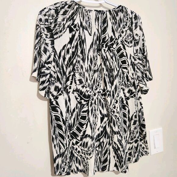 Kathy Ireland Top Womens Size Large Relax Fit Lightweight - Picture 2 of 10